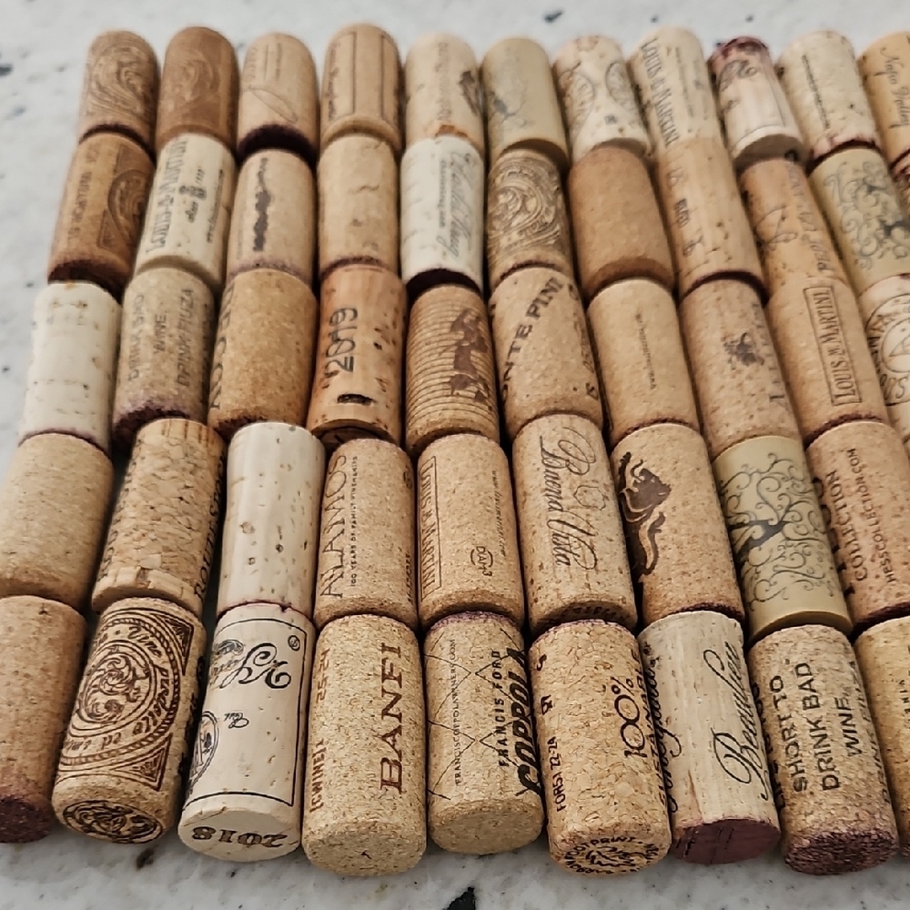 Assorted Wine Corks Collection - Picture 6 of 6